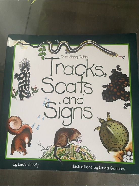 - Other - 1995 Take Along Guide Animal Tracks Scats and Signs all season wildlife